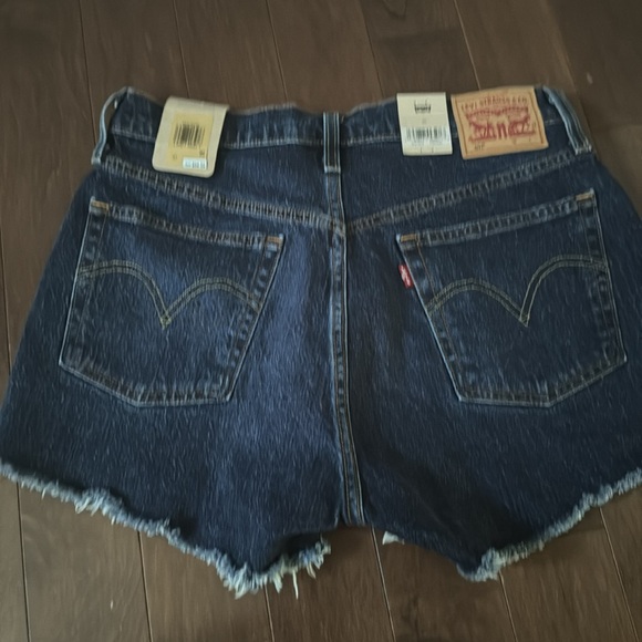Women’s 501 Levi shorts NWT size 30 - Picture 5 of 5